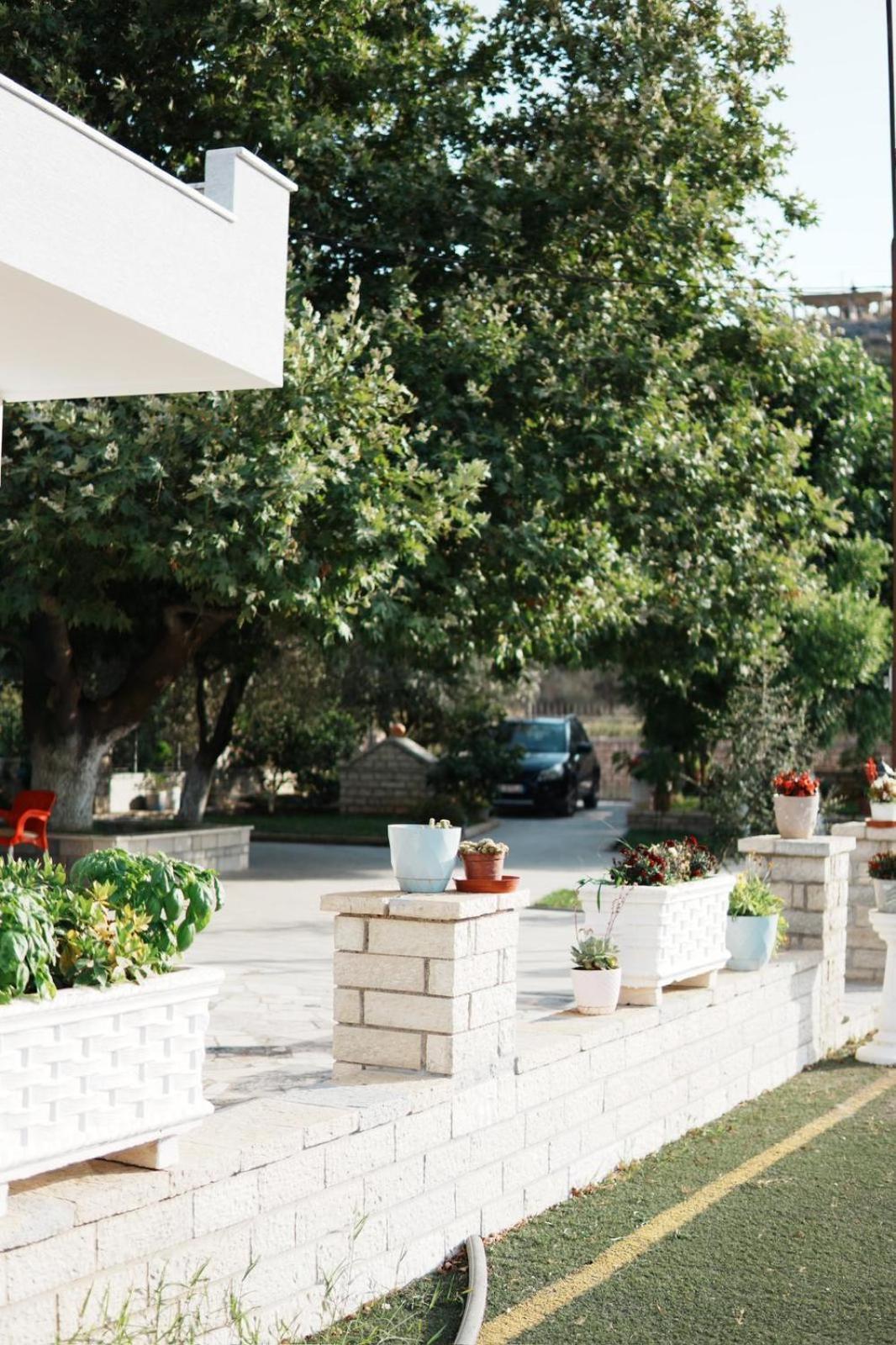 Gardenia Rooms Саранда Екстер'єр фото